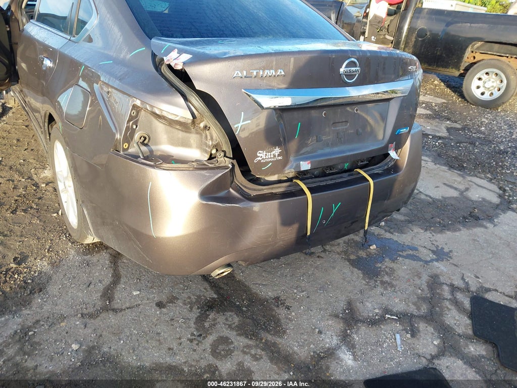 2014 Nissan Altima 2.5 SV photo 6