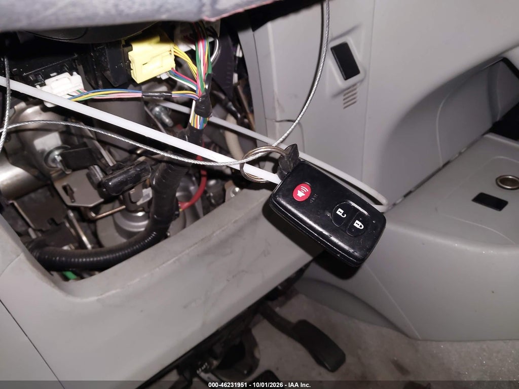 2011 Toyota Prius TWO photo 11