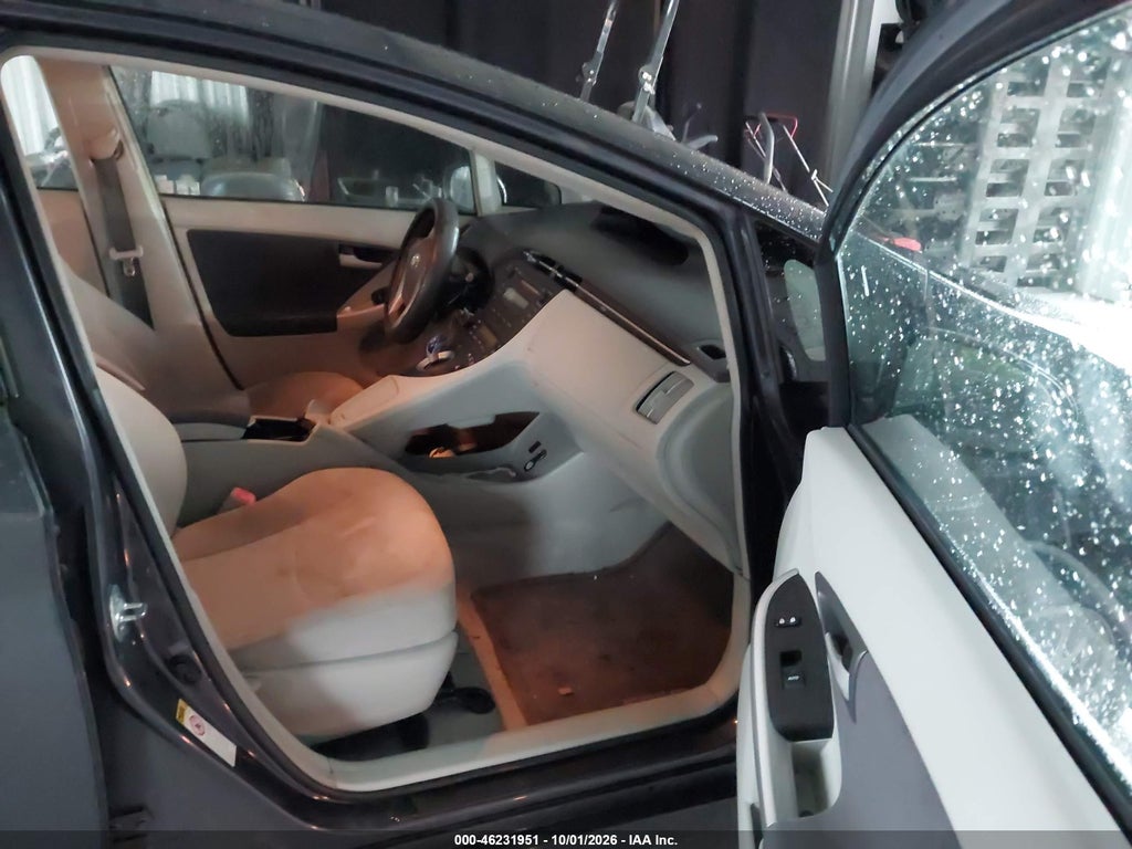 2011 Toyota Prius TWO photo 5