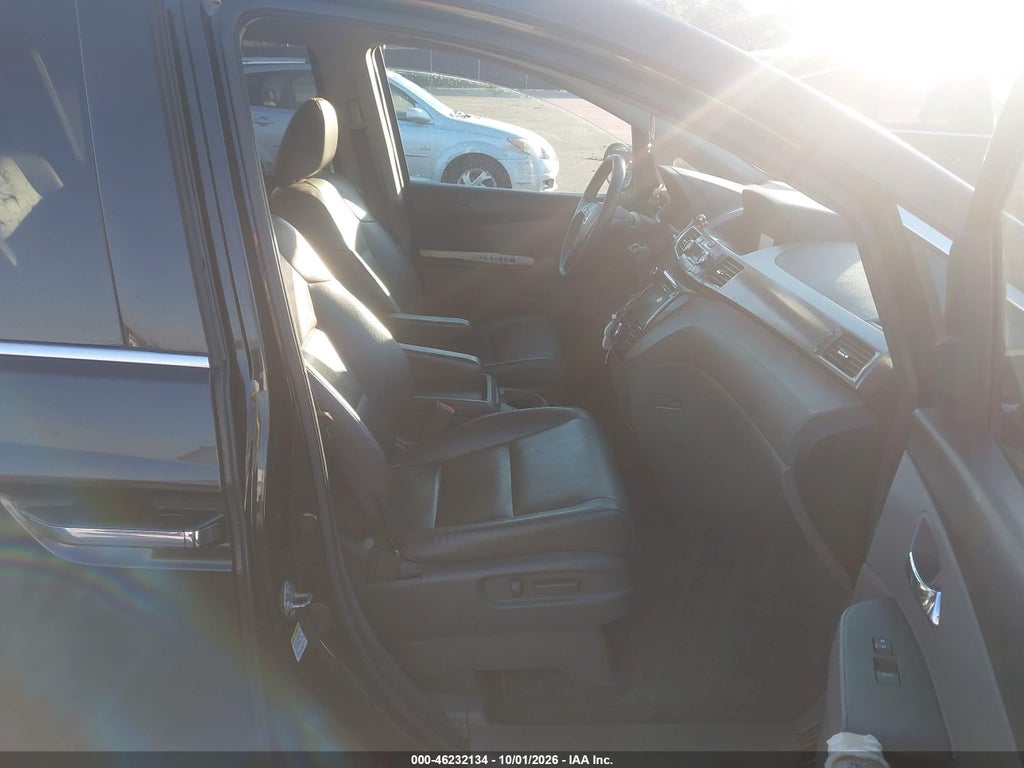 2014 Honda Odyssey Touring/Touring Elite photo 5