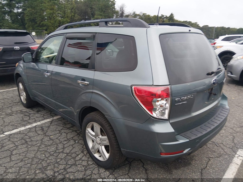 2010 Subaru Forester 2.5X Premium photo 3