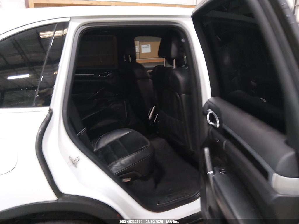 2014 Porsche Cayenne Platinum Edition photo 8