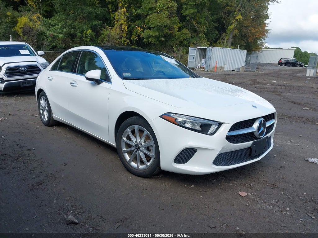 MERCEDES-BENZ A-  2021