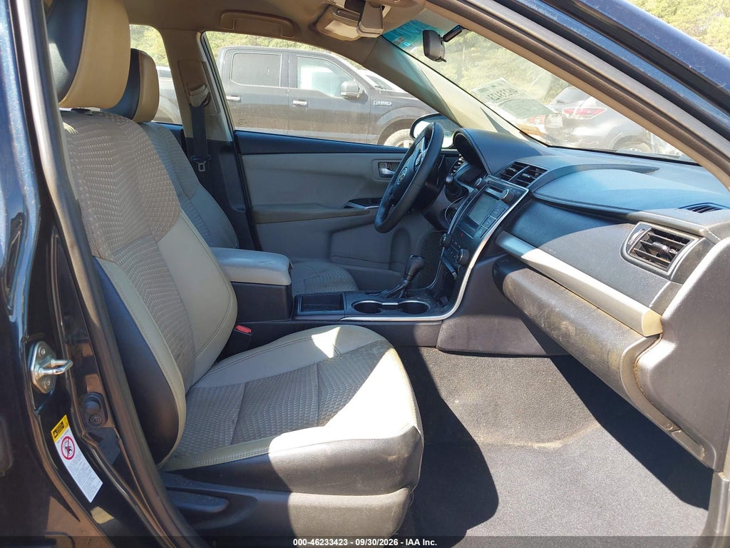 2015 Toyota Camry SE photo 5