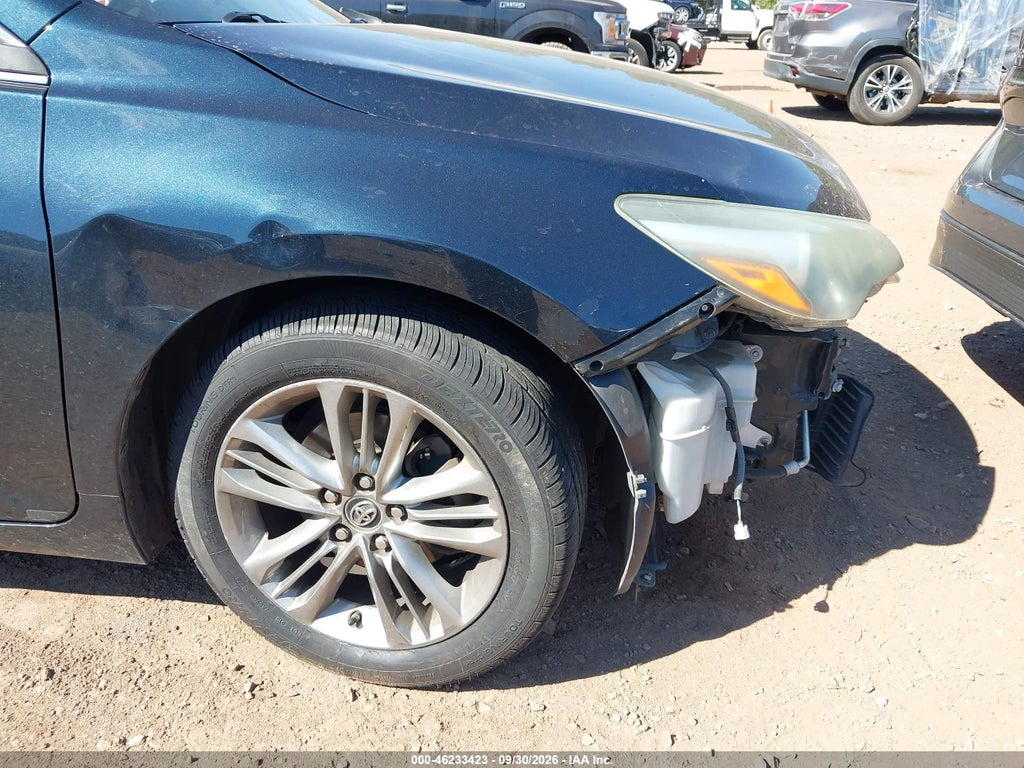 2015 Toyota Camry SE photo 6
