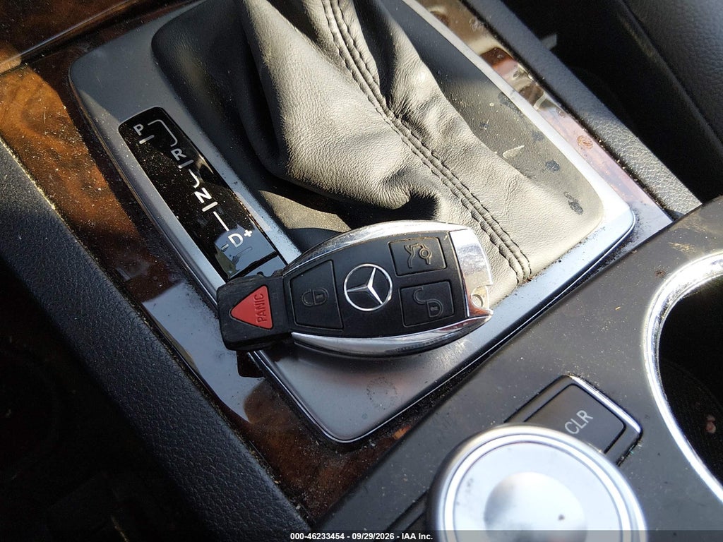 2010 Mercedes-Benz GLK 350 4MATIC photo 11