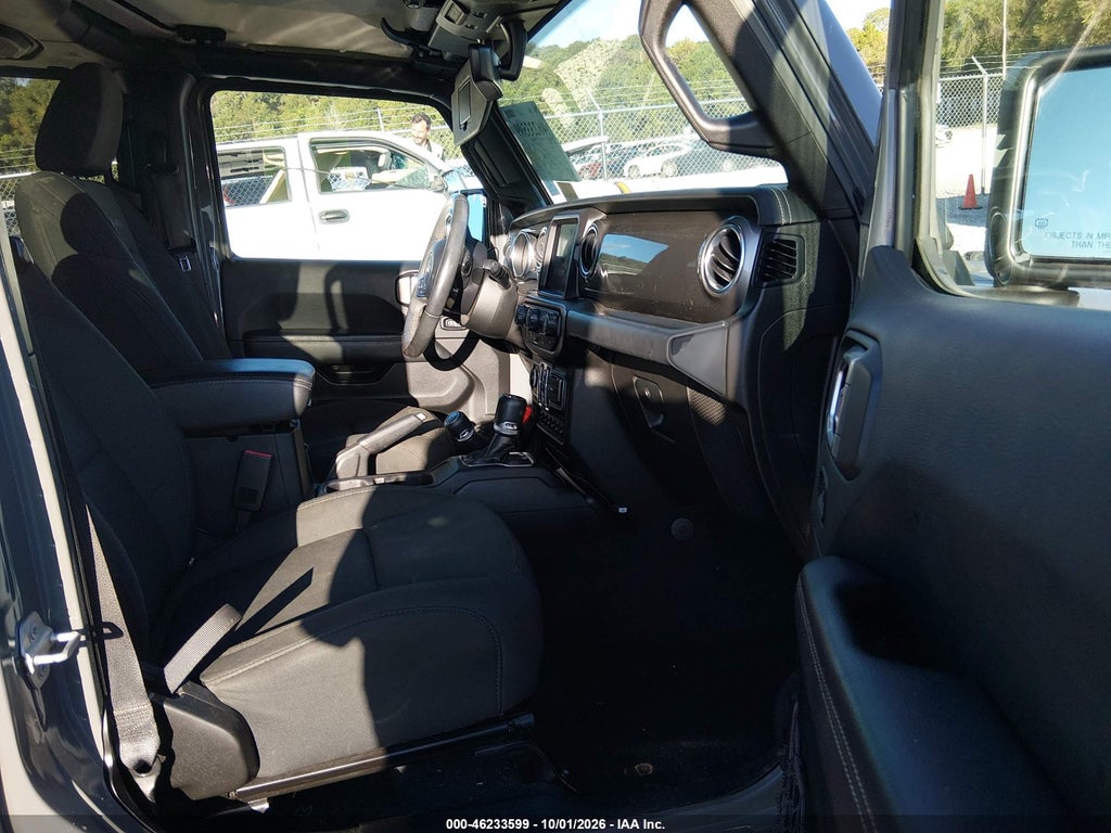 2019 Jeep Wrangler Unlimited Sahara 4X4 photo 5