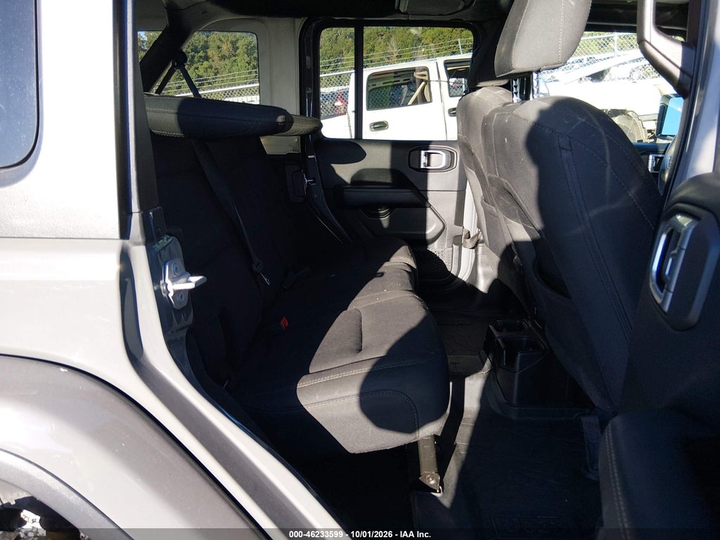 2019 Jeep Wrangler Unlimited Sahara 4X4 photo 8