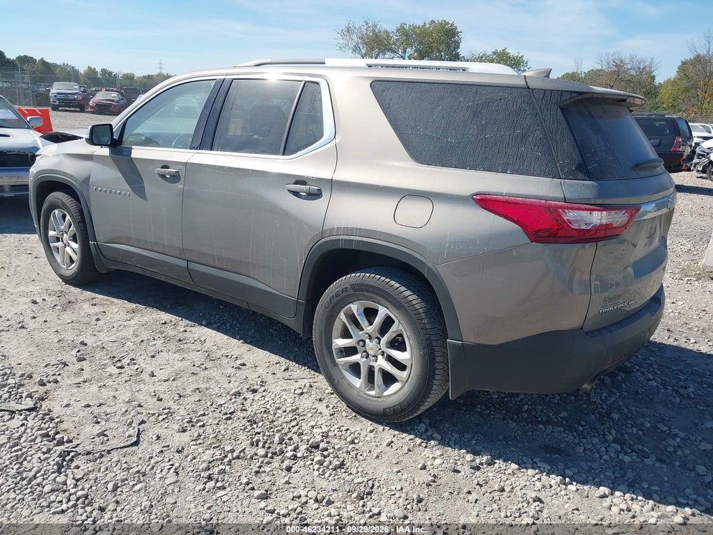 2018 Chevrolet Traverse 1LT photo 3