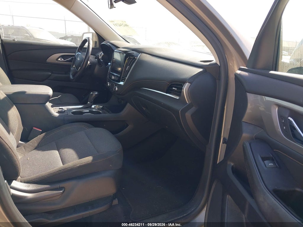2018 Chevrolet Traverse 1LT photo 5