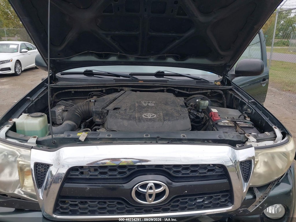 2011 Toyota Tacoma Prerunner V6 photo 10
