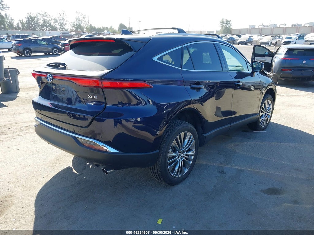 2023 Toyota Venza XLE photo 4