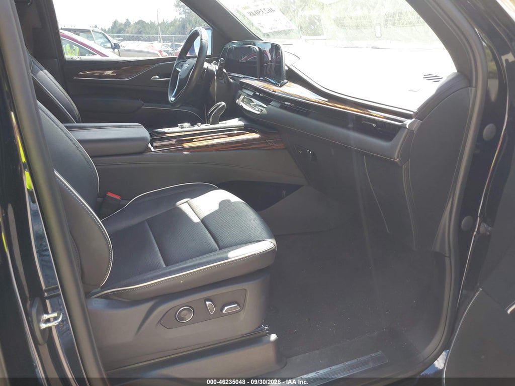 2023 Cadillac Escalade 4WD Premium Luxury photo 5