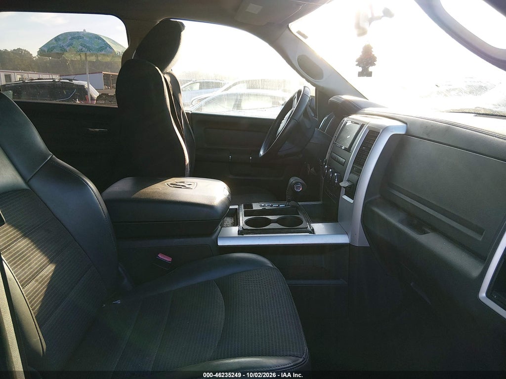 2010 Dodge RAM 1500 SLT/Sport/TRX photo 5