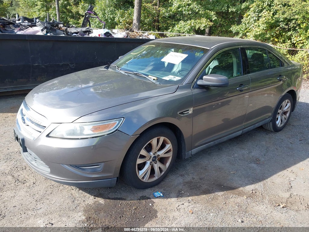 2011 Ford Taurus SEL photo 2