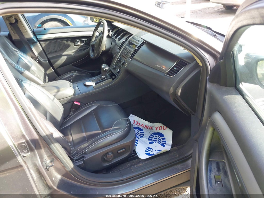 2011 Ford Taurus SEL photo 5