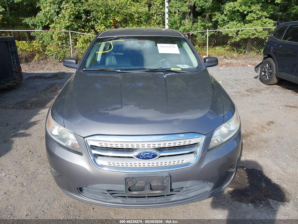 2011 Ford Taurus SEL photo 6