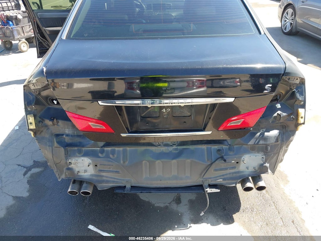 2010 Infiniti M35 photo 6