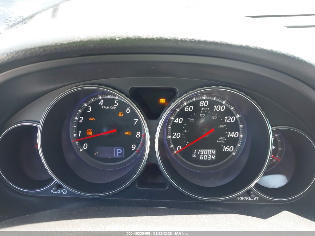 2010 Infiniti M35 photo 7