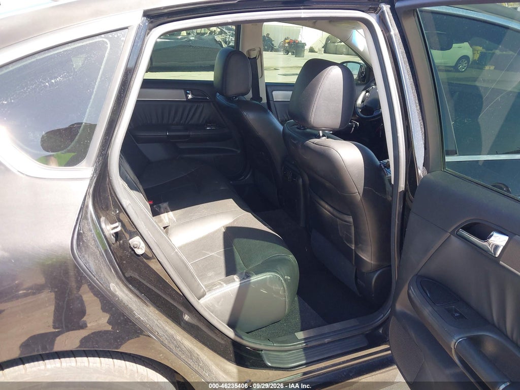 2010 Infiniti M35 photo 8