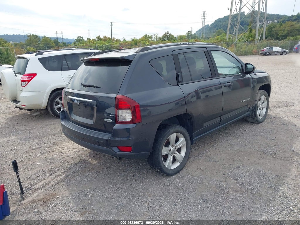 2016 Jeep Compass Latitude photo 4