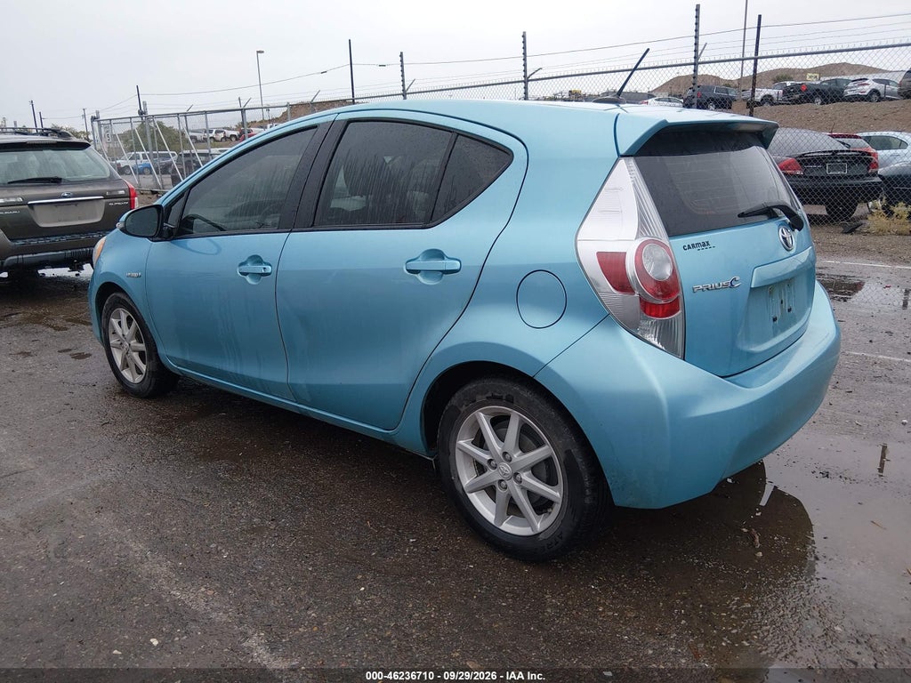 2013 Toyota Prius C Three photo 3