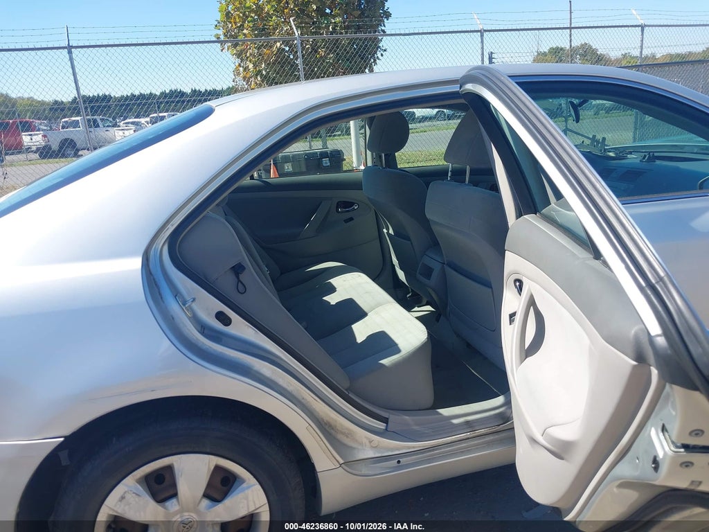 2007 Toyota Camry LE photo 8