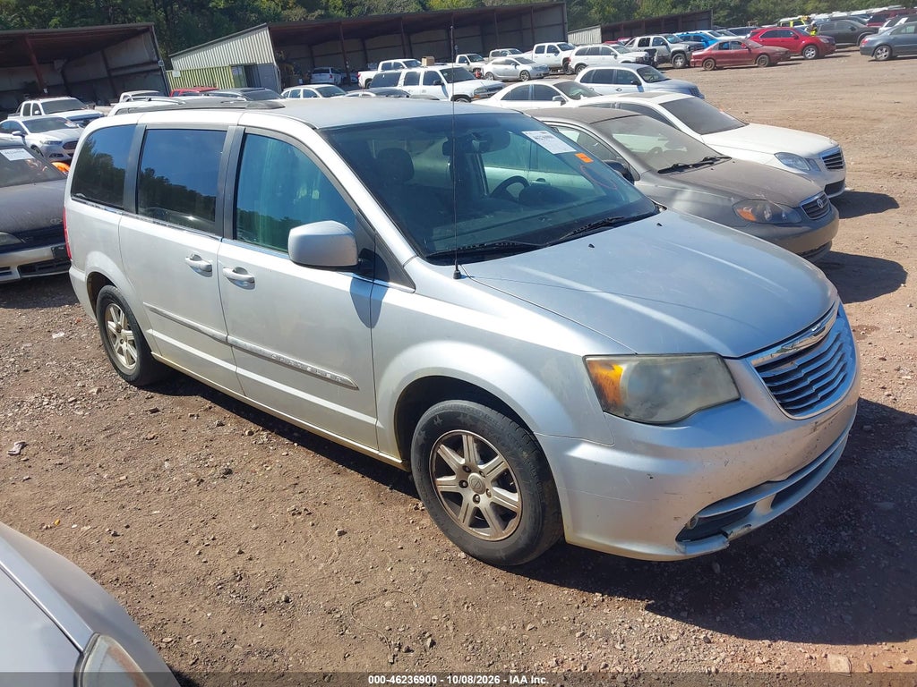 2011 Chrysler Town & Country Touring photo 1