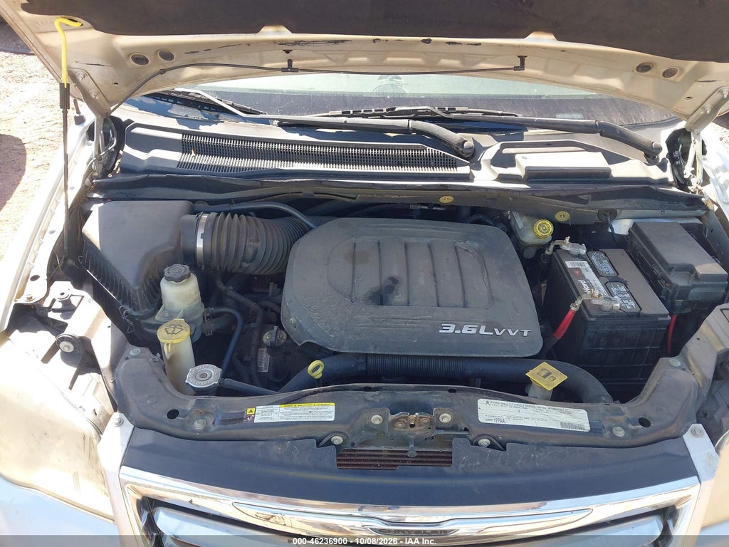 2011 Chrysler Town & Country Touring photo 10