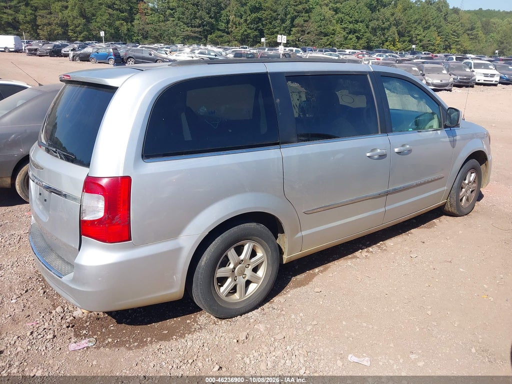 2011 Chrysler Town & Country Touring photo 4