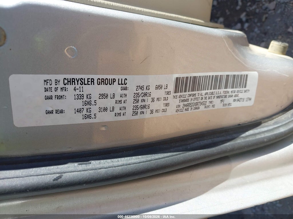 2011 Chrysler Town & Country Touring photo 9