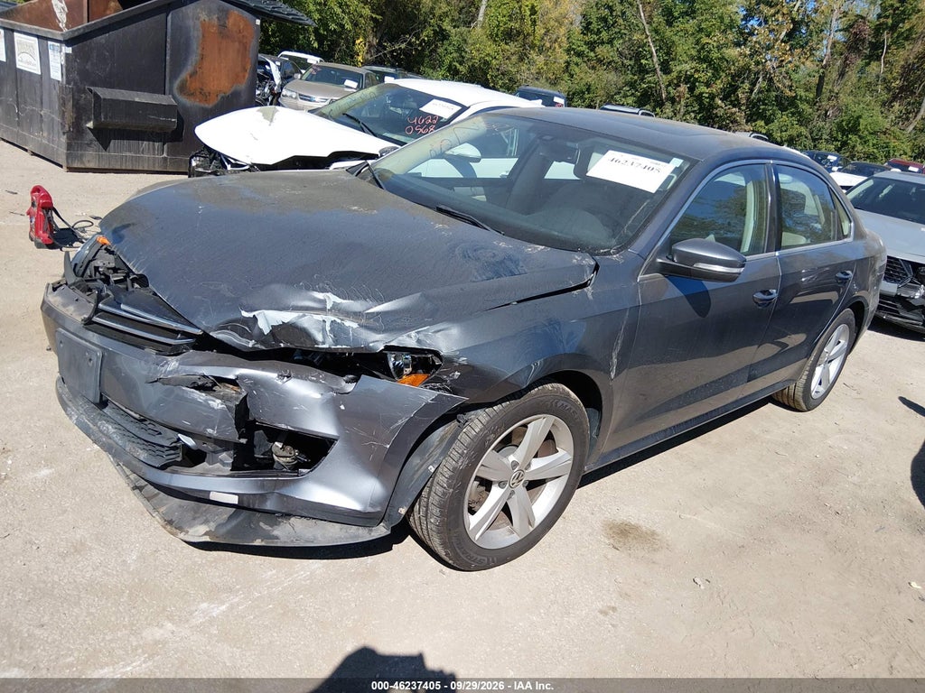 2013 Volkswagen Passat 2.5L SE photo 2