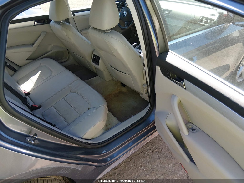 2013 Volkswagen Passat 2.5L SE photo 8