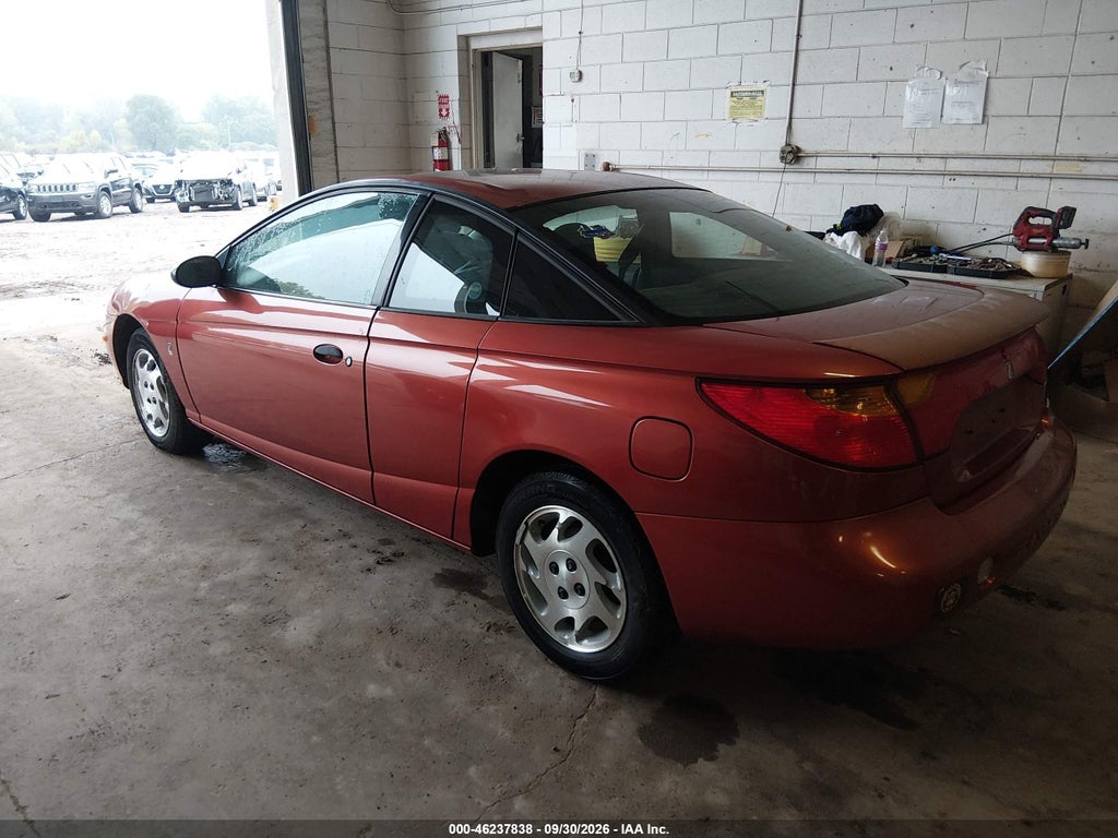 2002 Saturn S-Series SC1 photo 3