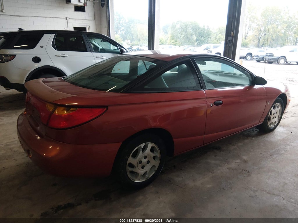 2002 Saturn S-Series SC1 photo 4