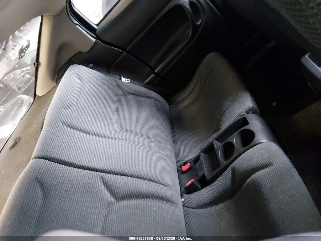 2002 Saturn S-Series SC1 photo 8
