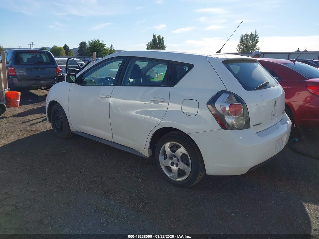 2010 Pontiac Vibe photo 3