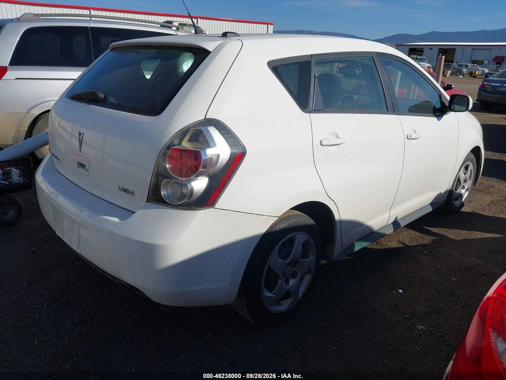 2010 Pontiac Vibe photo 4