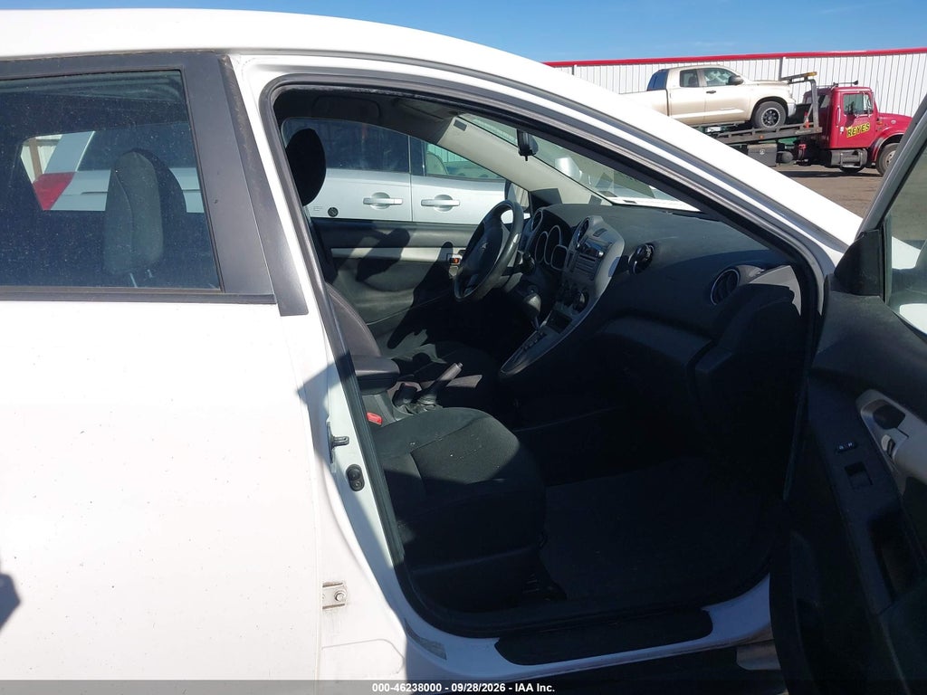 2010 Pontiac Vibe photo 5