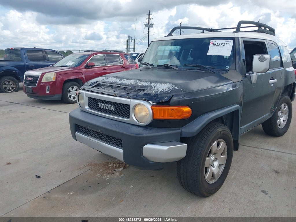 2007 Toyota FJ Cruiser photo 2