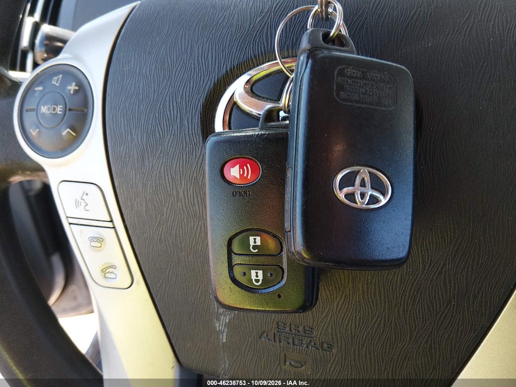 2010 Toyota Prius III photo 11