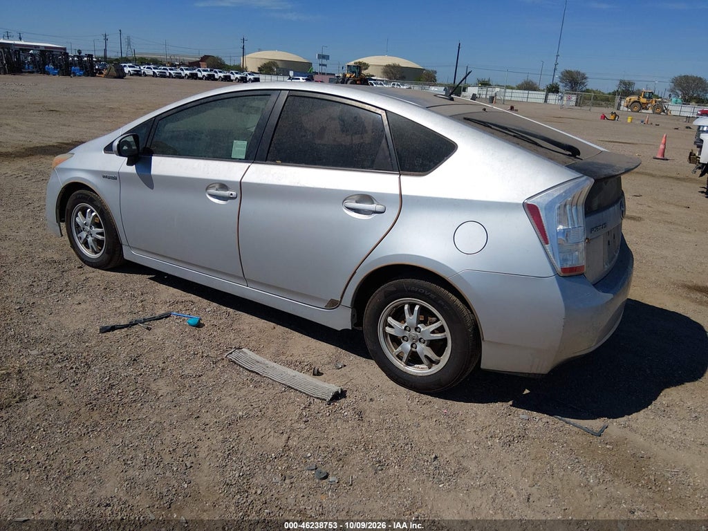 2010 Toyota Prius III photo 3