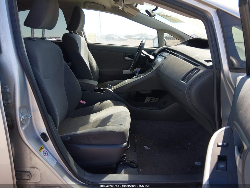 2010 Toyota Prius III photo 5