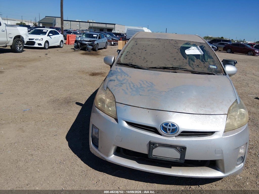 2010 Toyota Prius III photo 6