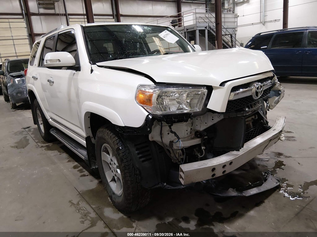 2011 Toyota 4RUNNER SR5 V6 photo 1