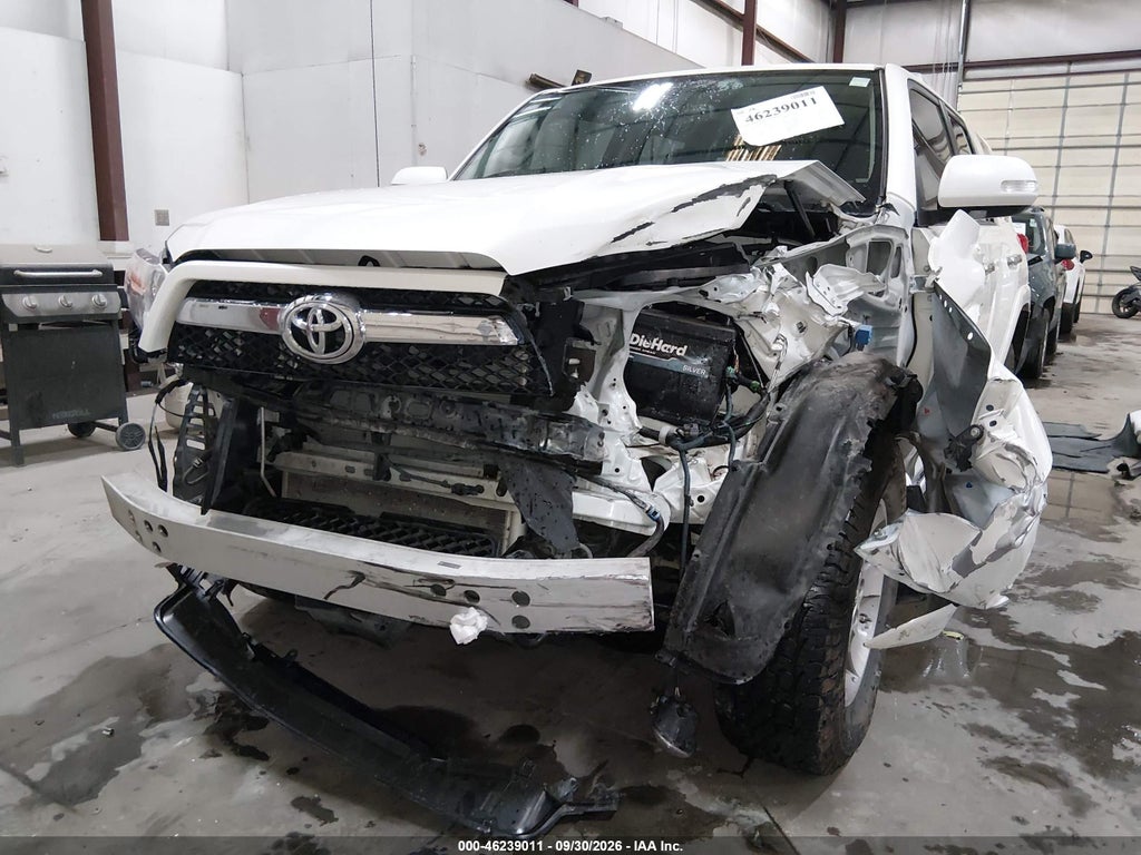 2011 Toyota 4RUNNER SR5 V6 photo 6