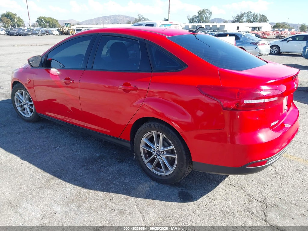 2015 Ford Focus SE photo 3