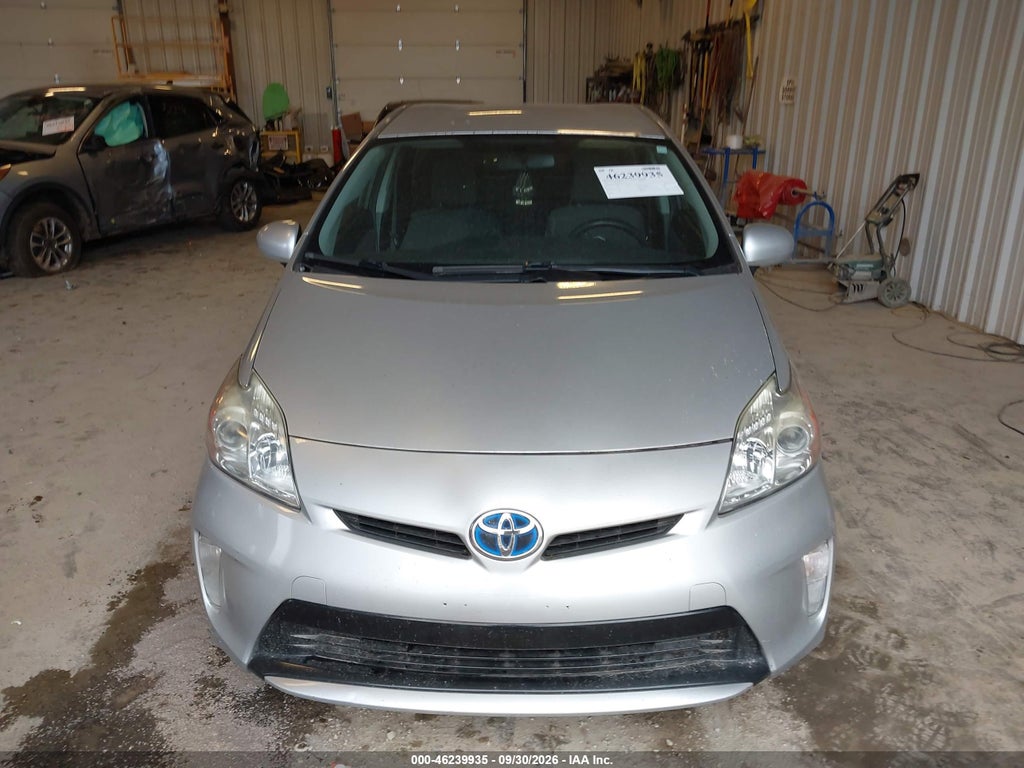 2014 Toyota Prius TWO photo 6