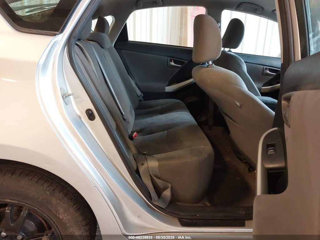 2014 Toyota Prius TWO photo 8