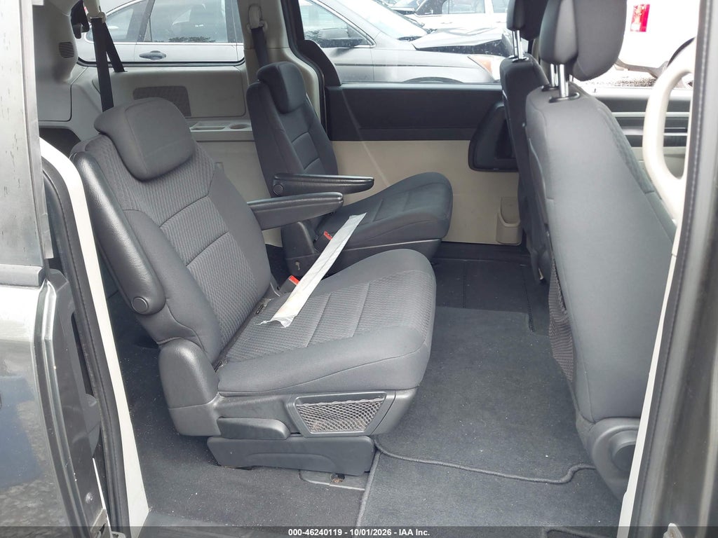 2010 Dodge Grand Caravan SE photo 8
